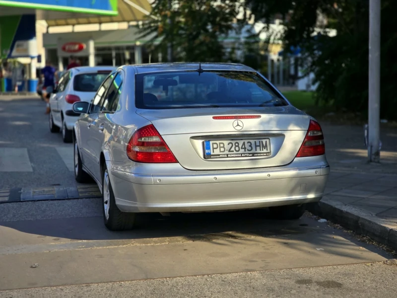 Mercedes-Benz E 320, снимка 10 - Автомобили и джипове - 47060257