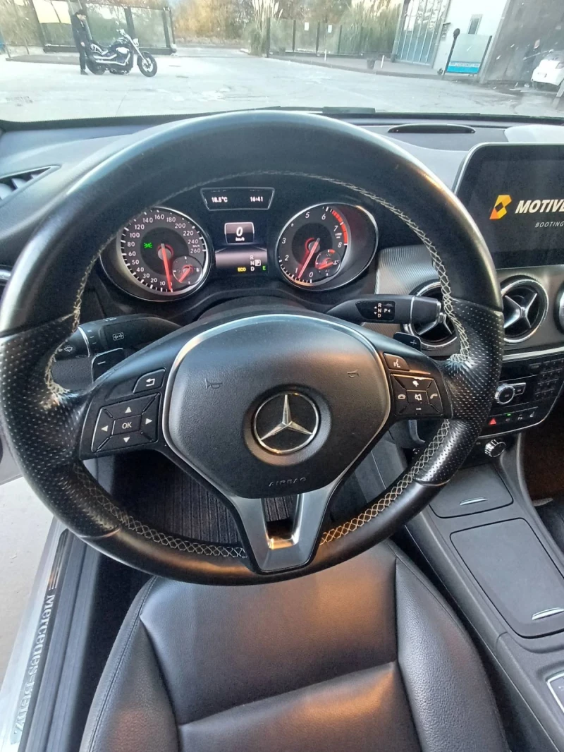 Mercedes-Benz CLA 200, снимка 14 - Автомобили и джипове - 47806982