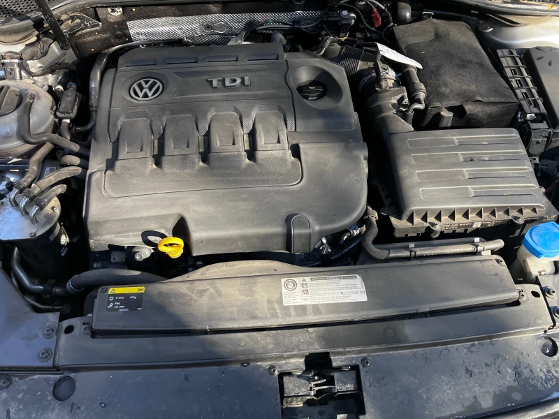 VW Passat, снимка 13 - Автомобили и джипове - 48130362