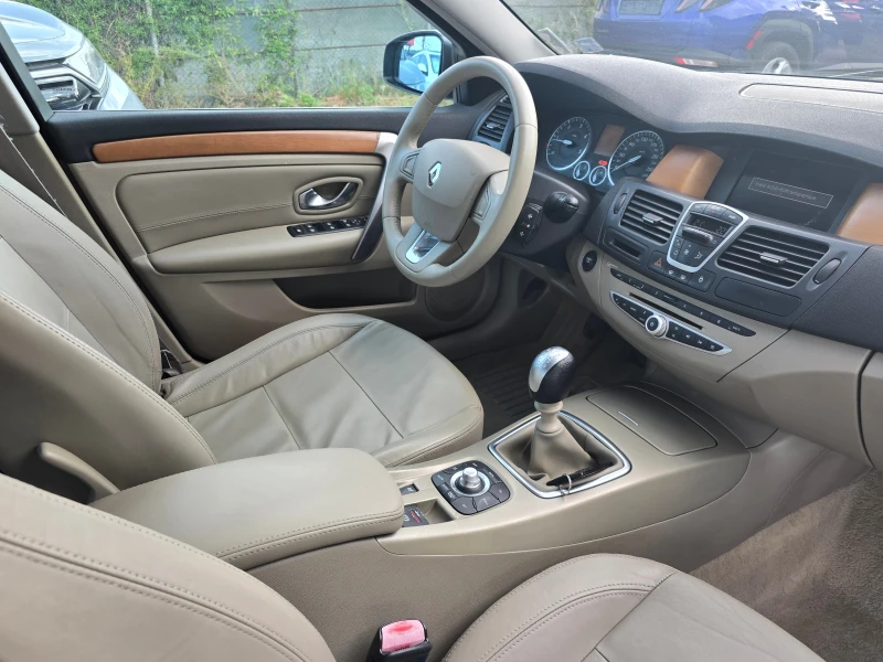 Renault Laguna 2.0dCi/6-ck./Koжа/Нави/Лизинг, снимка 4 - Автомобили и джипове - 51909290