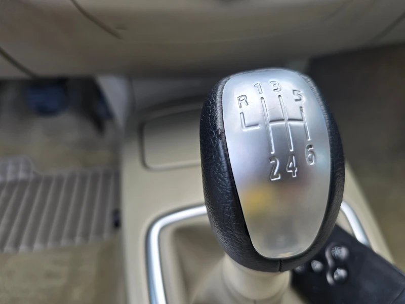 Renault Laguna 2.0dCi/6-ck./Koжа/Нави/Лизинг, снимка 15 - Автомобили и джипове - 51909290