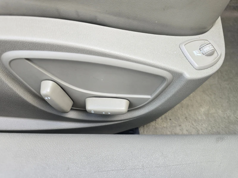 Renault Laguna 2.0dCi/6-ck./Koжа/Нави/Лизинг, снимка 10 - Автомобили и джипове - 51909290