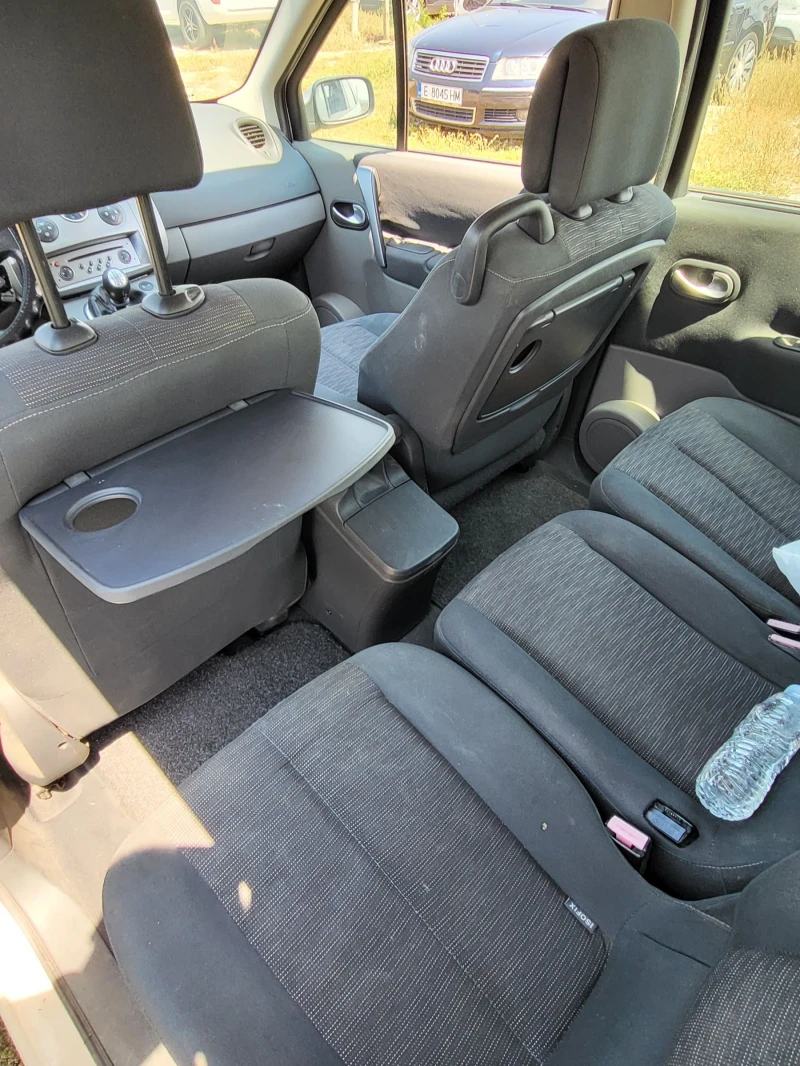 Renault Scenic 6+ 1, снимка 8 - Автомобили и джипове - 51274645