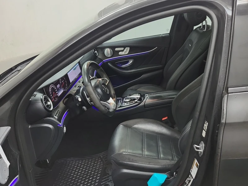 Mercedes-Benz E 43 AMG * * CARFAX * * АВТО КРЕДИТ * * , снимка 7 - Автомобили и джипове - 53092235