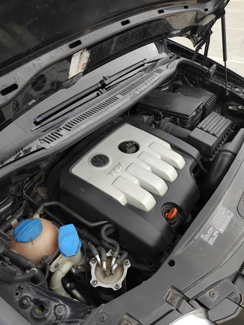 VW Touran, снимка 3 - Автомобили и джипове - 53485024