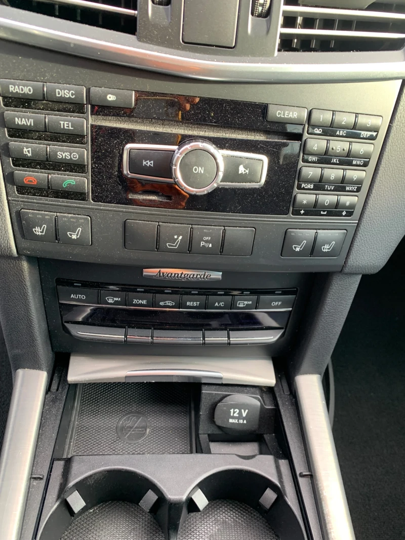 Mercedes-Benz E 300 HYBRID AMG , снимка 12 - Автомобили и джипове - 53539637