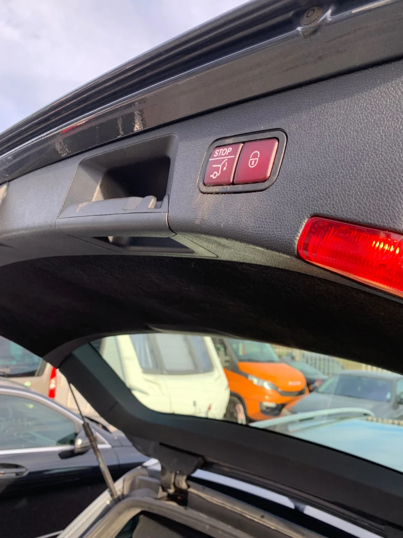 Mercedes-Benz E 300 HYBRID AMG , снимка 15 - Автомобили и джипове - 53539637