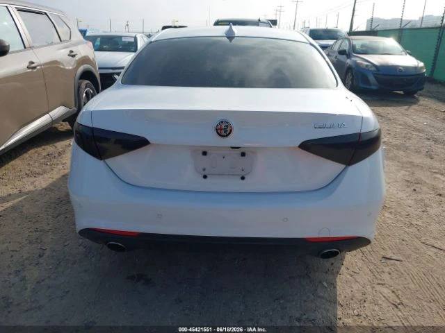 Alfa Romeo Giulia !!УНИКАТ!! #ПЪЛНО ОБОРУДВАНЕ# !ПАНОРАМА, снимка 6 - Автомобили и джипове - 55003306