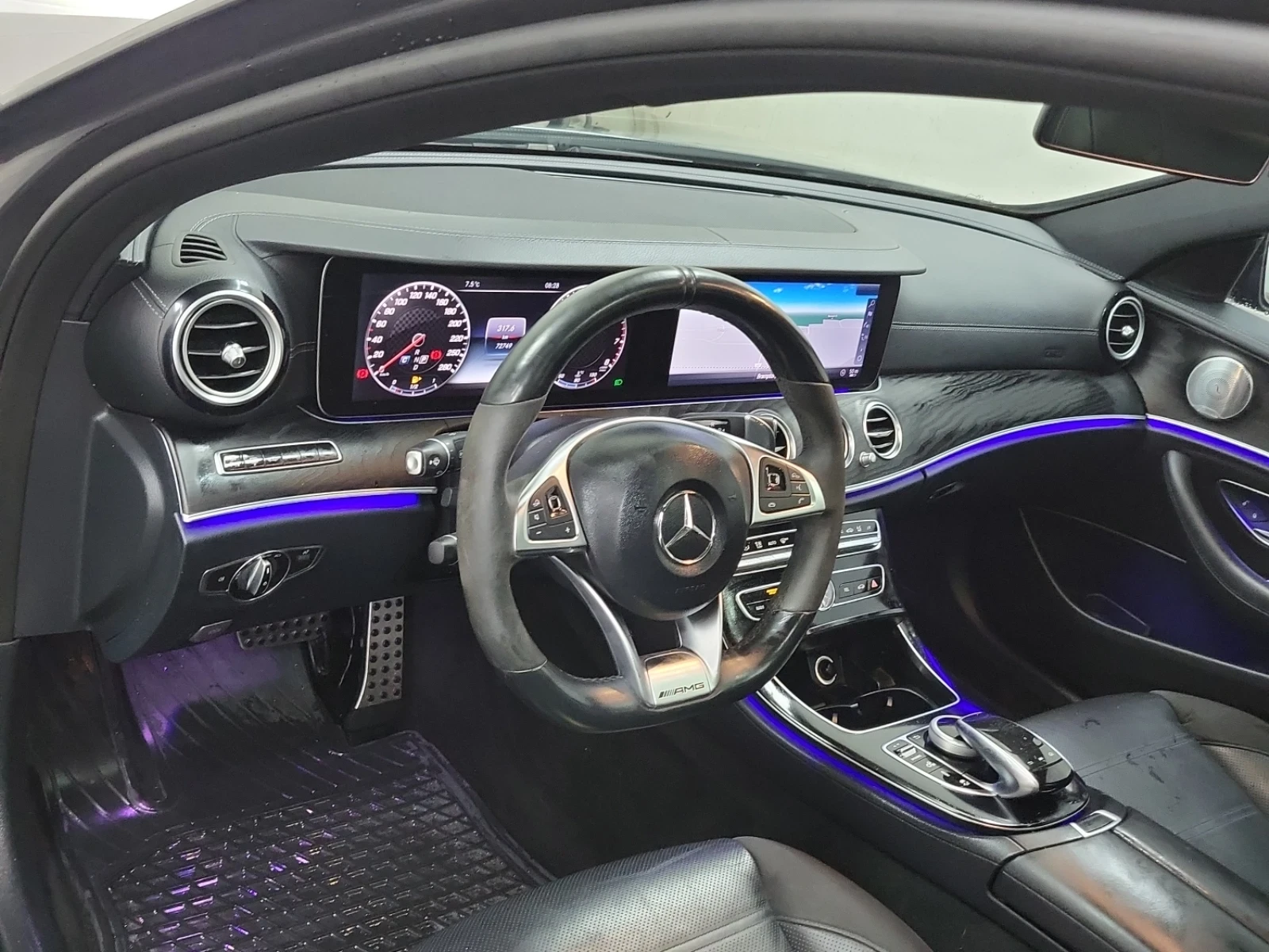 Mercedes-Benz E 43 AMG * * CARFAX * * АВТО КРЕДИТ * *  - изображение 8