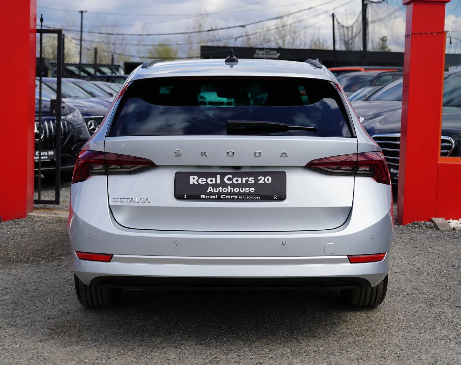 Skoda Octavia 2.0TDI* LUXURY EDITION* HEAD UP* CANTON* 360CAM, снимка 5 - Автомобили и джипове - 53770182