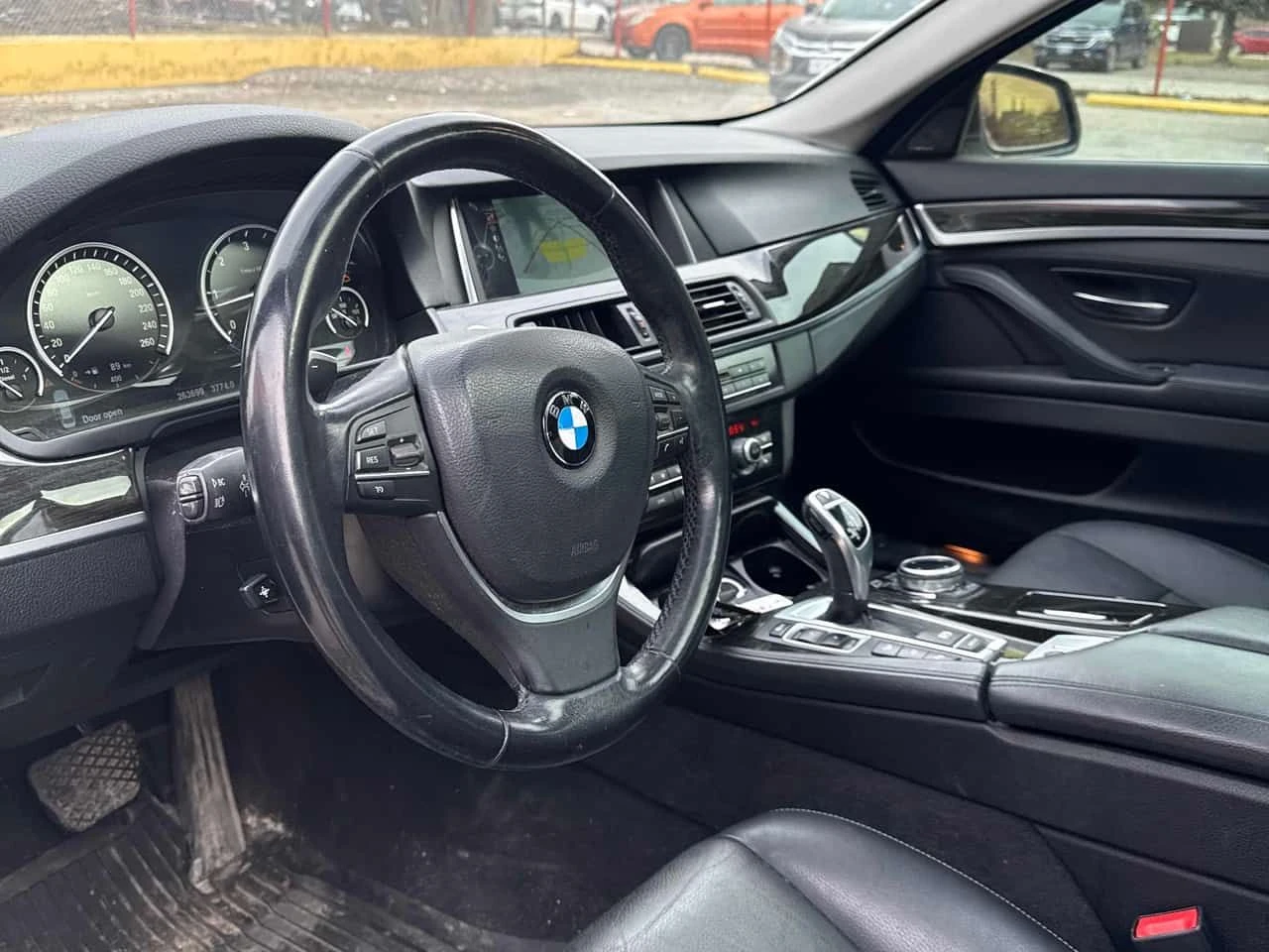 BMW 535 535d xDrive /CAMERA/HARMAN KARDON , снимка 14 - Автомобили и джипове - 53984355