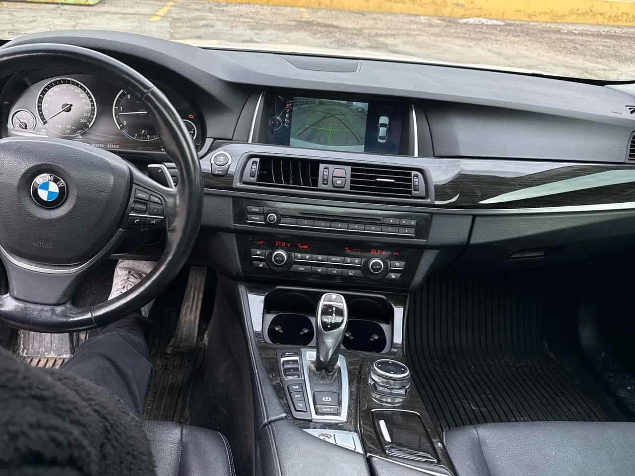 BMW 535 535d xDrive /CAMERA/HARMAN KARDON , снимка 9 - Автомобили и джипове - 53984355