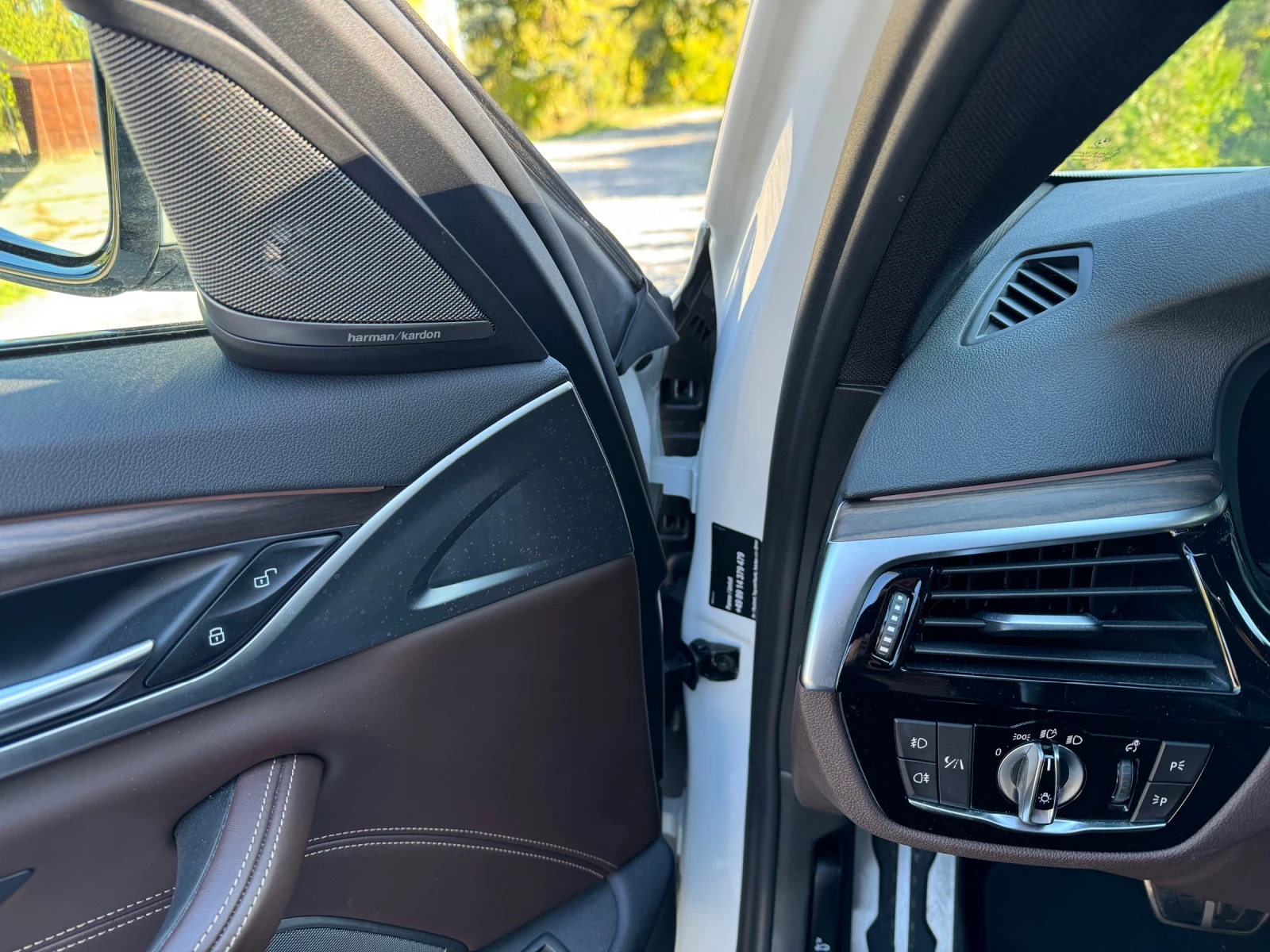 BMW 530 530xDrive, снимка 11 - Автомобили и джипове - 54013871