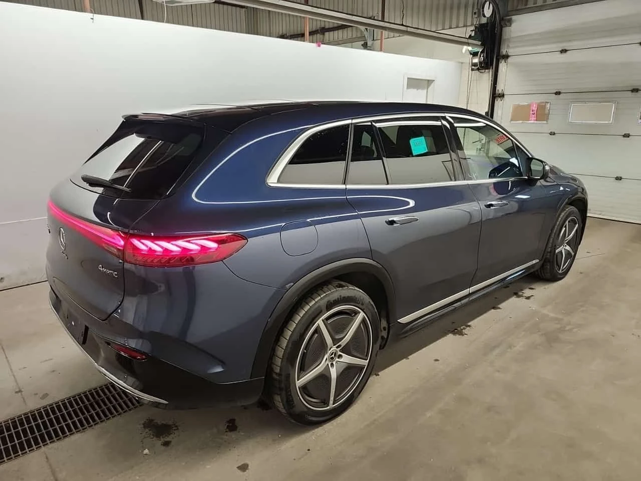 Mercedes-Benz EQS 580| BURMESTER| HEAD-UP| PANO| 360| AMBIENT|  , снимка 3 - Автомобили и джипове - 54078332