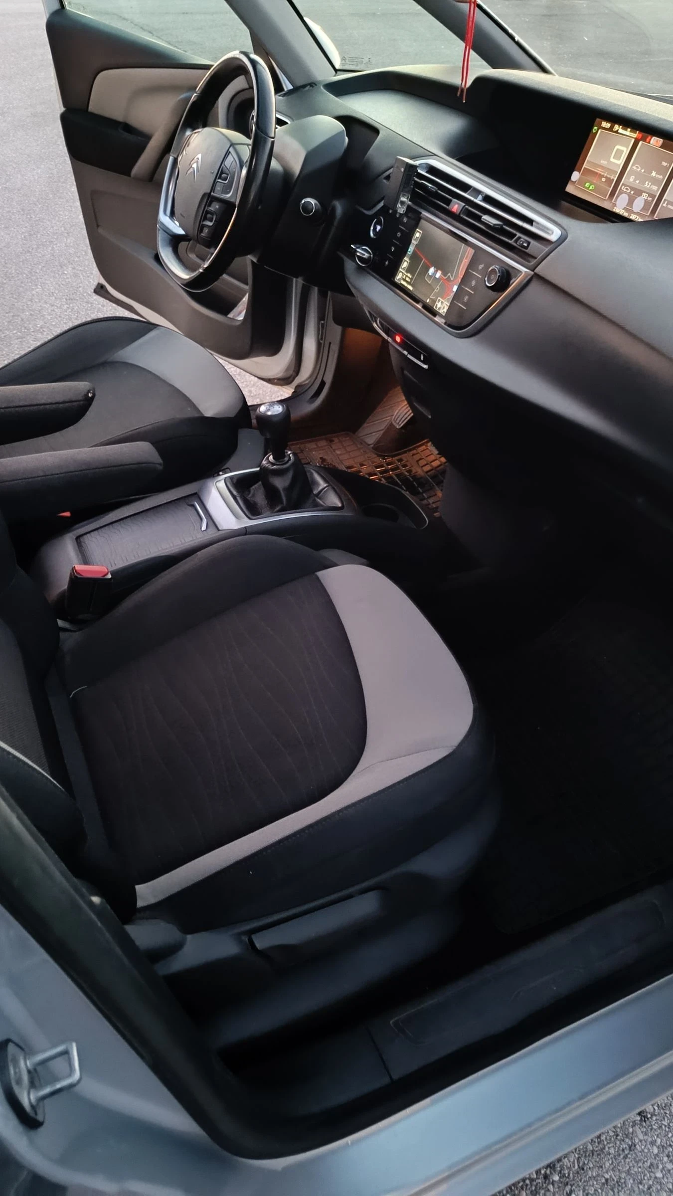 Citroen C4 Picasso 1.6 HDI-116 exclusive , снимка 11 - Автомобили и джипове - 54140883