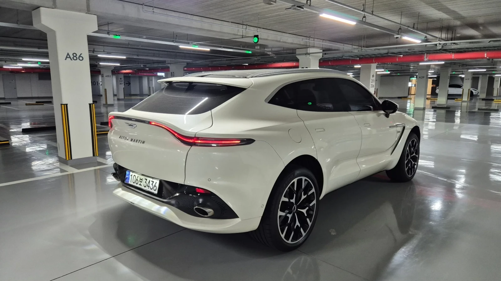 Aston Martin DBX | Mobile.bg � ����������� 8