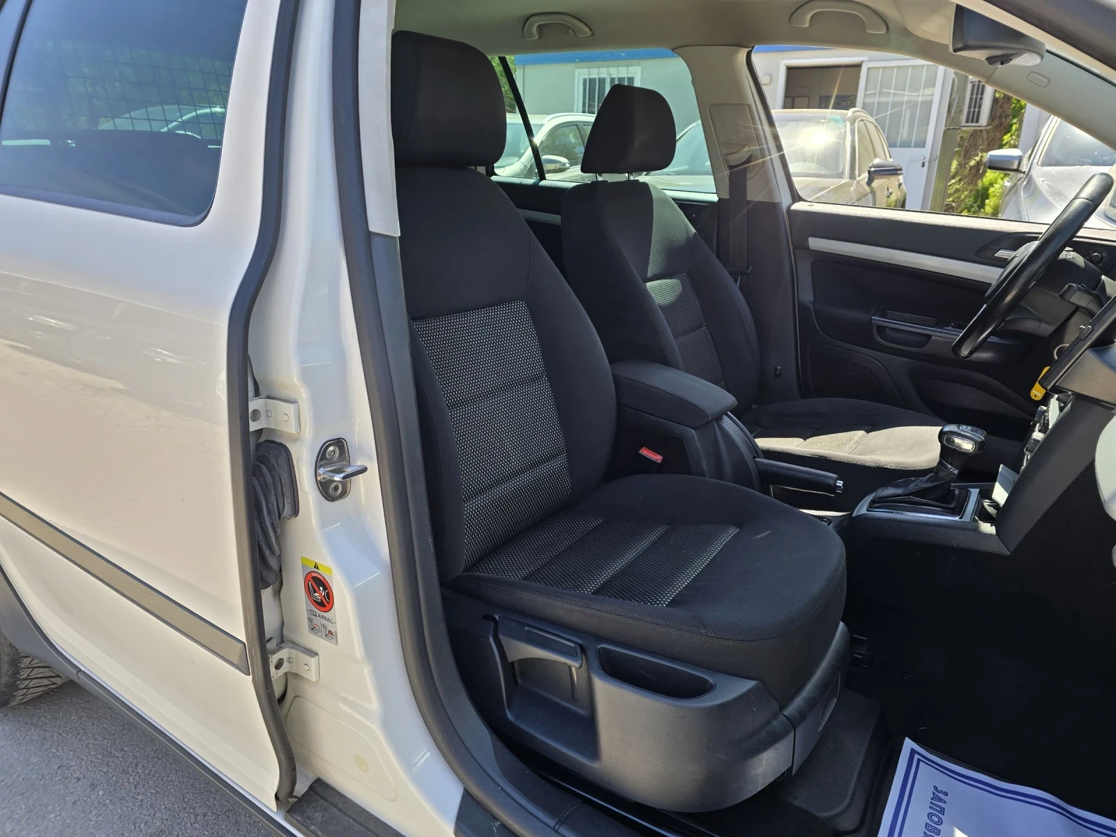 Skoda Octavia Scout 2.0TDI 140�.� 4X4 DSG | Mobile.bg � ����������� 12