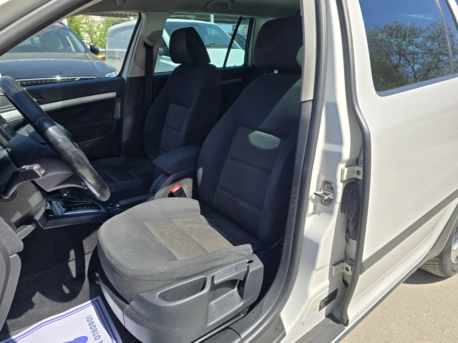 Skoda Octavia Scout 2.0TDI 140�.� 4X4 DSG | Mobile.bg � ����������� 9