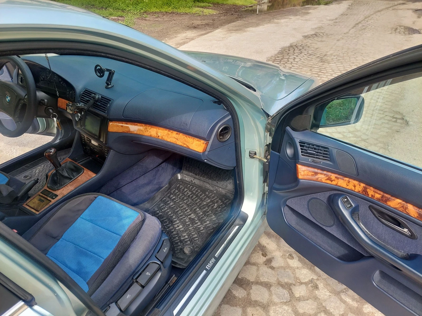 BMW 520, снимка 11 - Автомобили и джипове - 54386734