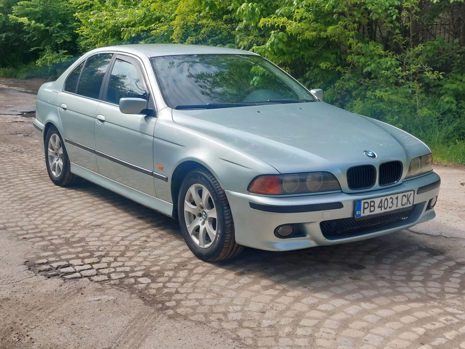 BMW 520, снимка 3 - Автомобили и джипове - 54386734