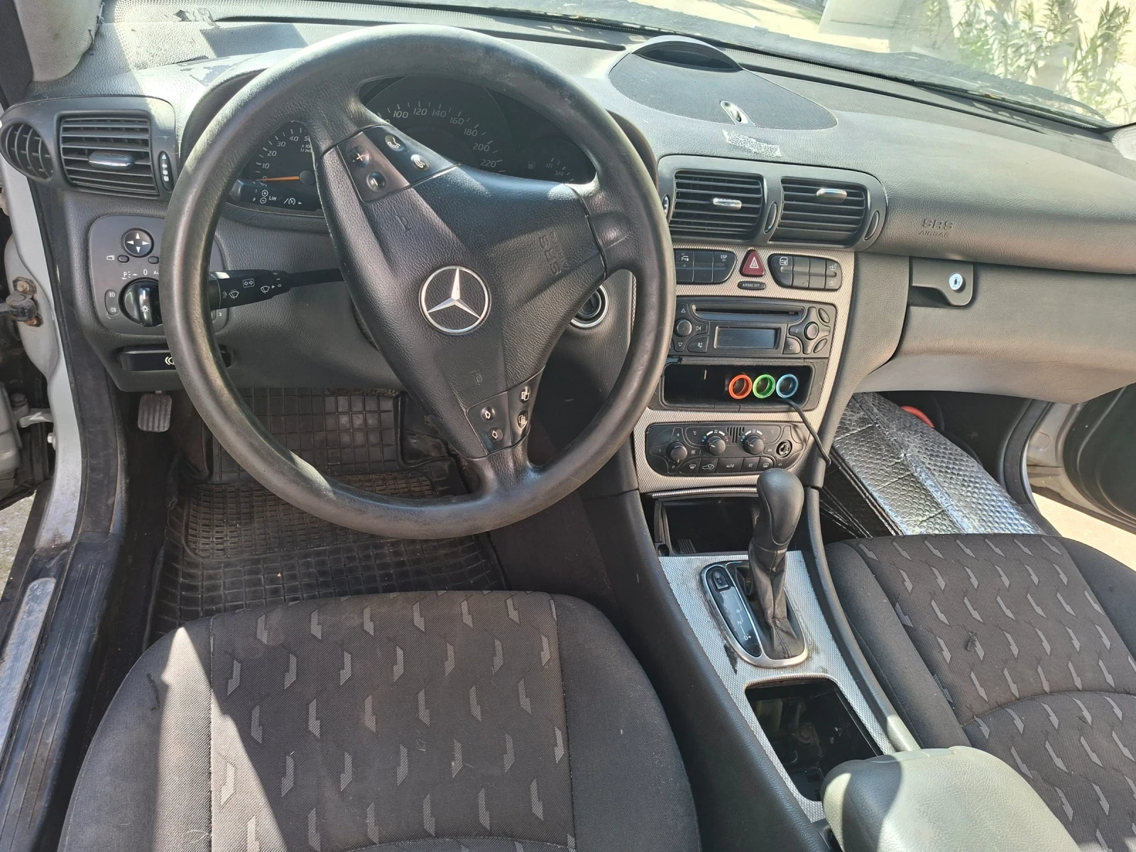 Mercedes-Benz 220, снимка 9 - Автомобили и джипове - 54439482