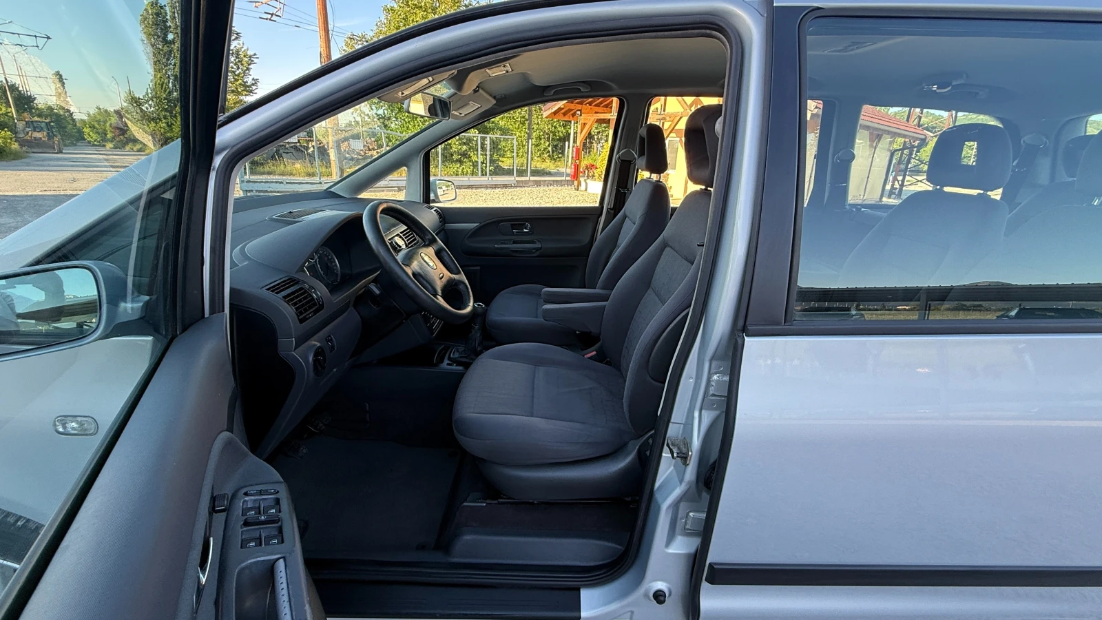 Seat Alhambra 1.9TDI-116кс-7места/НОВ ВНОС ОТ ИТАЛИЯ, снимка 11 - Автомобили и джипове - 54703612