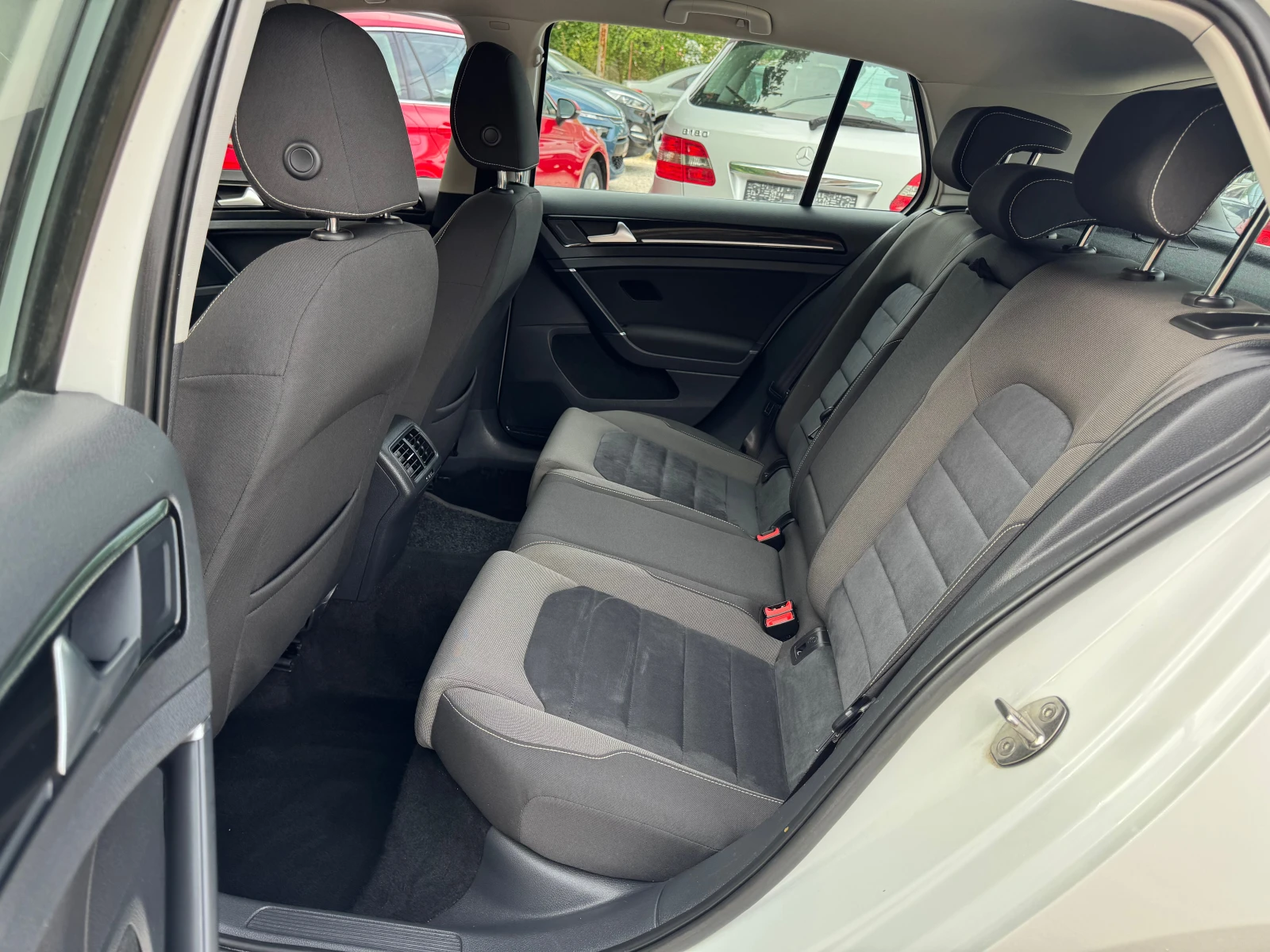 VW Golf АВТОМАТИК, снимка 10 - Автомобили и джипове - 54873512