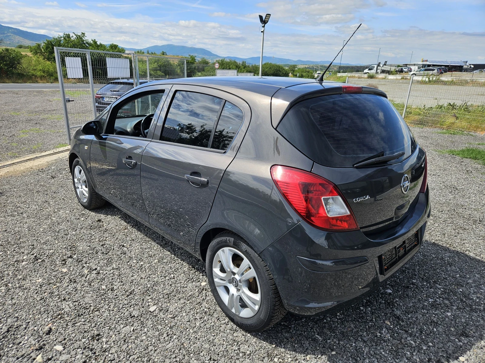 Opel Corsa 1.2 euro5, снимка 3 - Автомобили и джипове - 54884472
