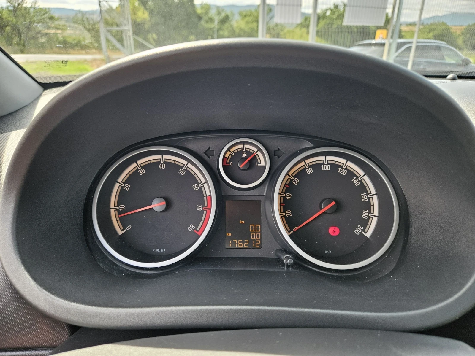 Opel Corsa 1.2 euro5, снимка 13 - Автомобили и джипове - 54884472