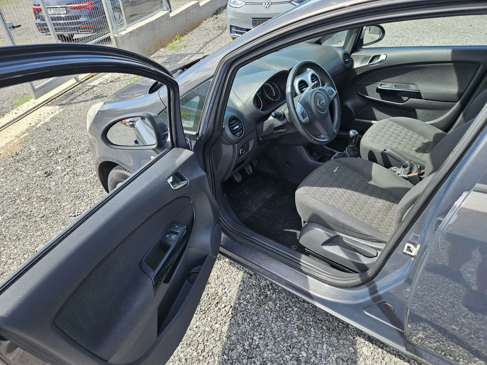 Opel Corsa 1.2 euro5, снимка 10 - Автомобили и джипове - 54884472