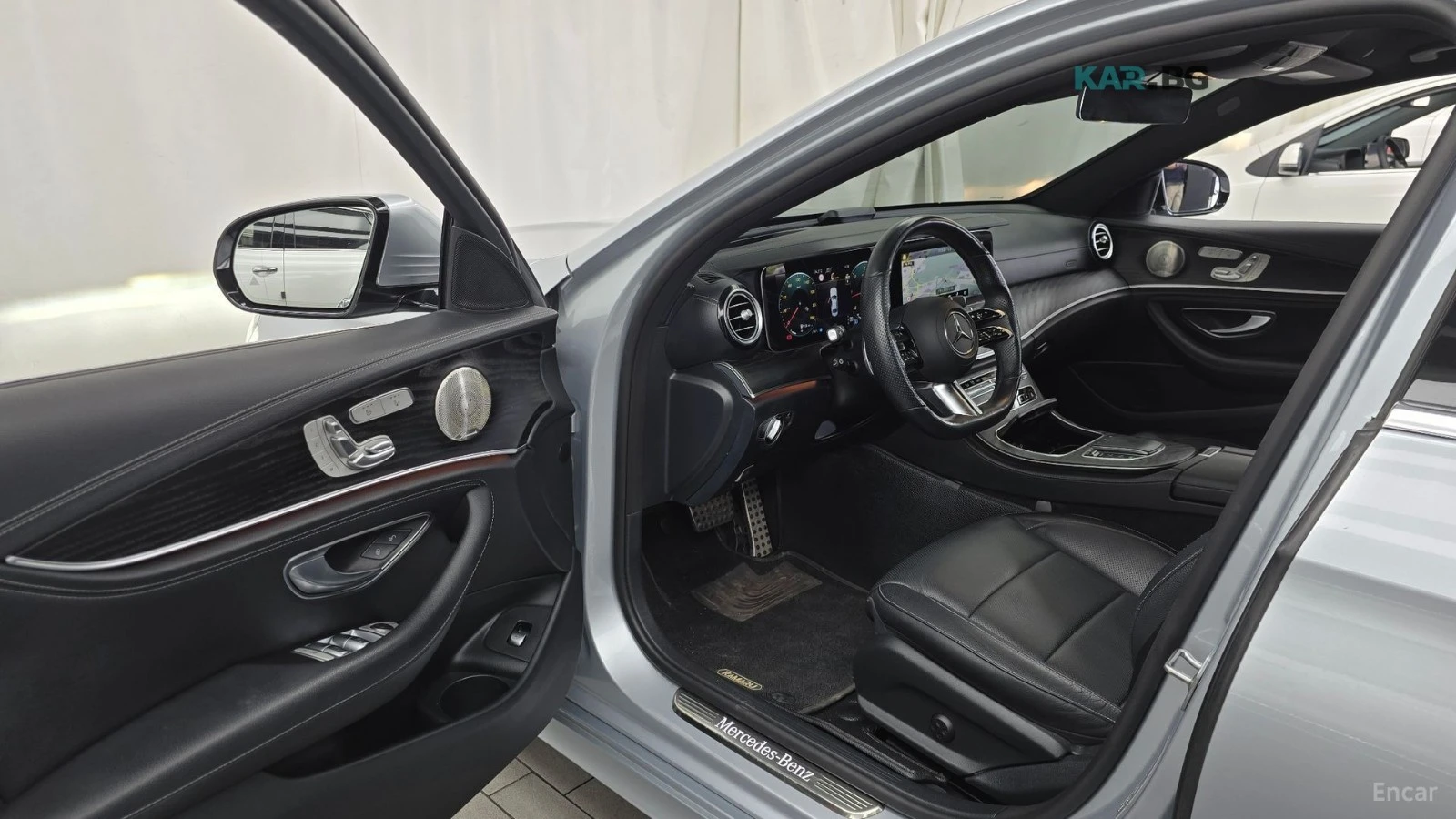 Mercedes-Benz E 220 AMG-LINE* 4MATIC* DISTRONIC* 360CAMERA* , снимка 5 - Автомобили и джипове - 54945536