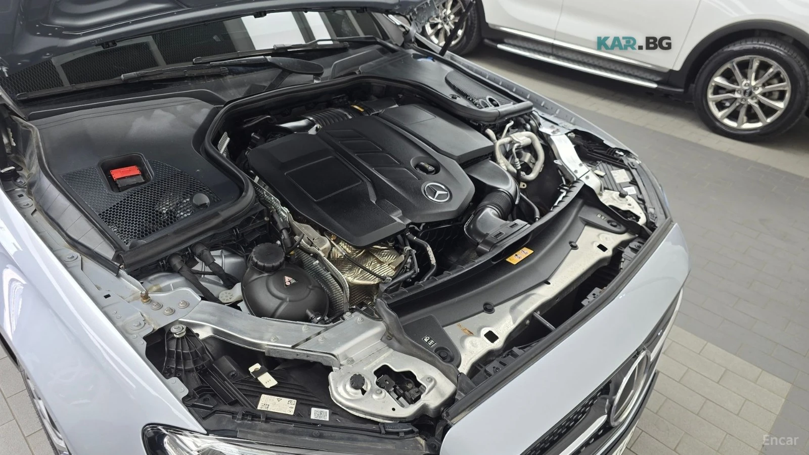 Mercedes-Benz E 220 AMG-LINE* 4MATIC* DISTRONIC* 360CAMERA* , снимка 16 - Автомобили и джипове - 54945536