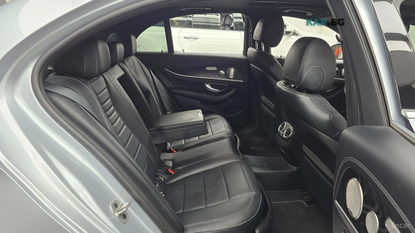 Mercedes-Benz E 220 AMG-LINE* 4MATIC* DISTRONIC* 360CAMERA* , снимка 15 - Автомобили и джипове - 54945536