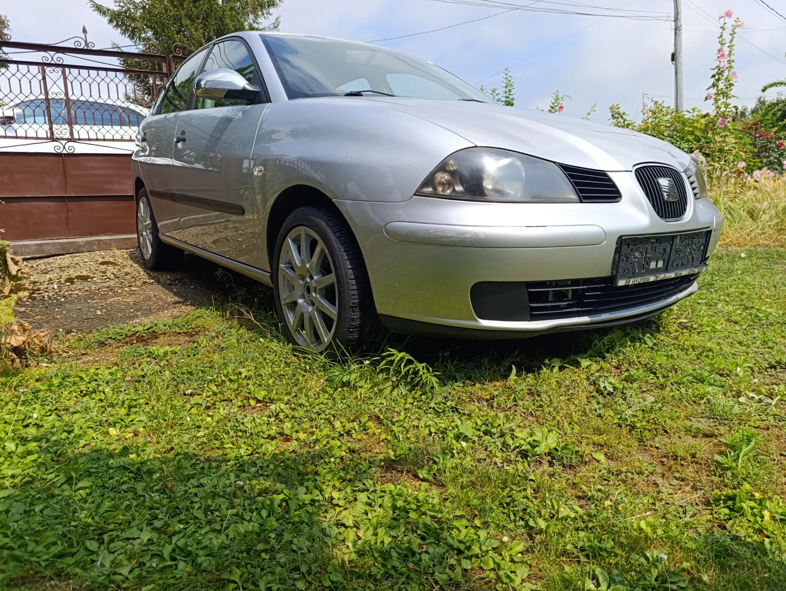 Seat Ibiza 1.4i 16v, снимка 2 - Автомобили и джипове - 55102829