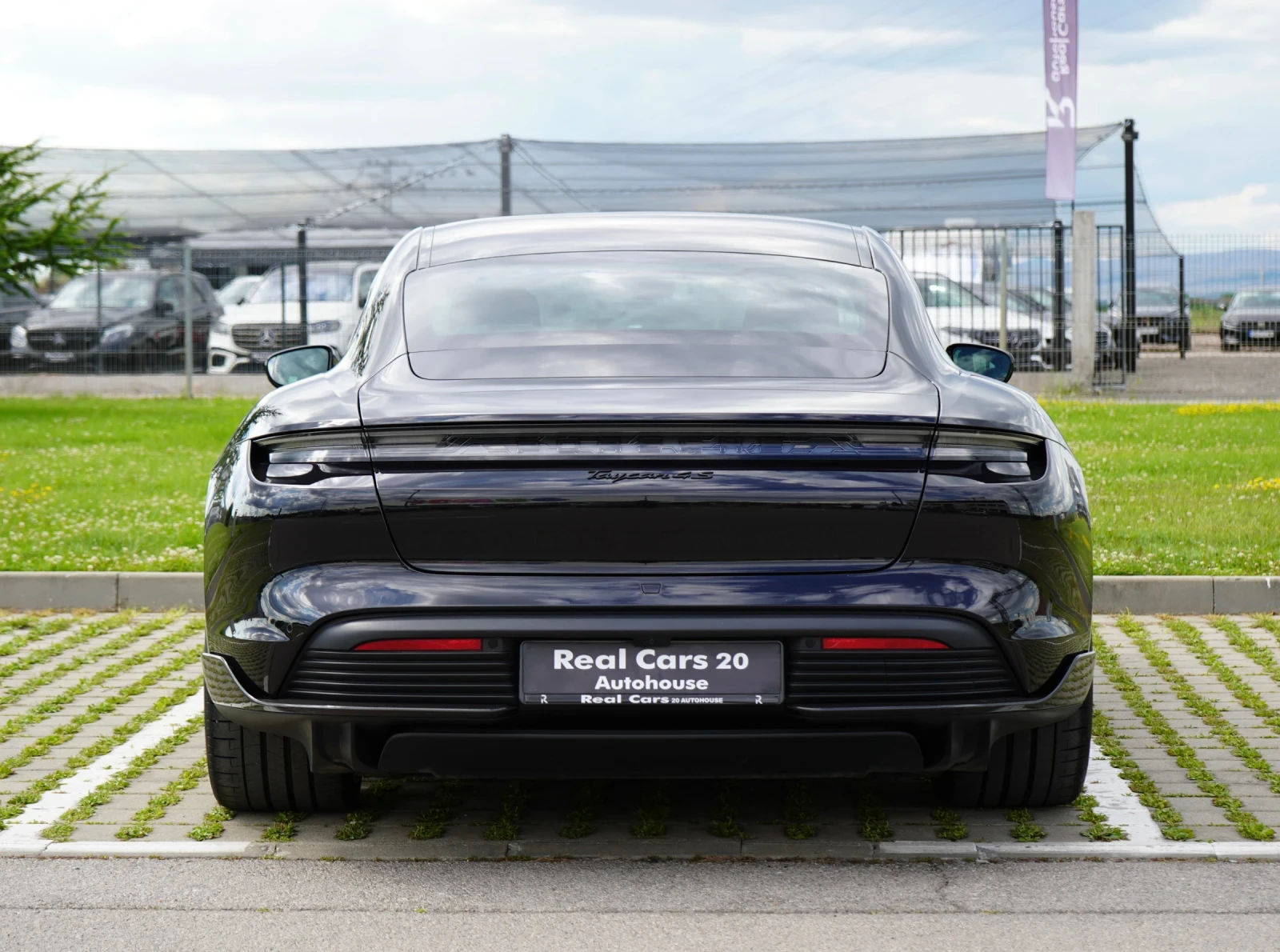 Porsche Taycan 4S* APPR* 360 CAM* CARBON* AIR* BOSE* PANO* KEYLES, снимка 5 - Автомобили и джипове - 55177613