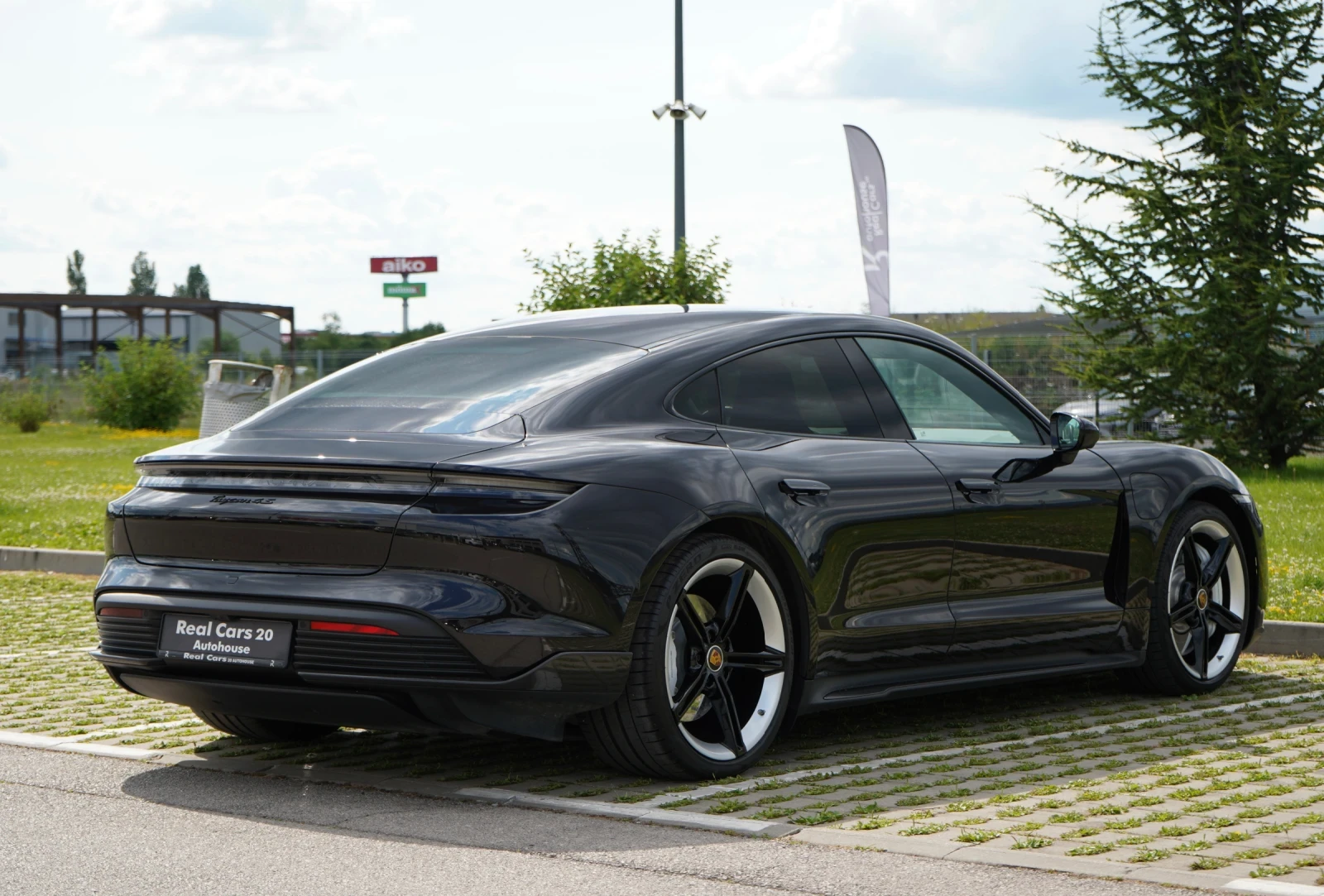 Porsche Taycan 4S* APPR* 360 CAM* CARBON* AIR* BOSE* PANO* KEYLES, снимка 4 - Автомобили и джипове - 55177613