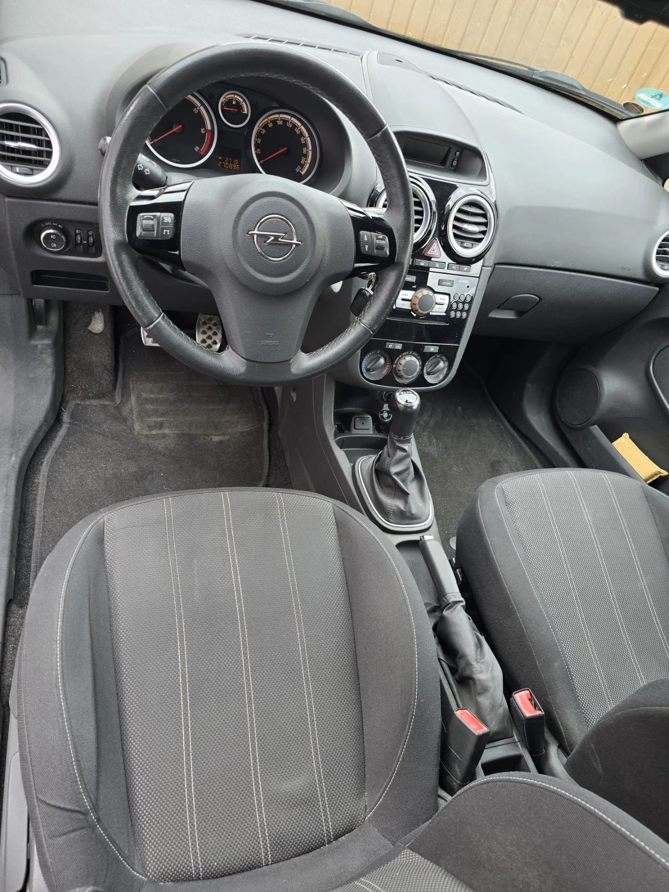 Opel Corsa, снимка 6 - Автомобили и джипове - 55249917