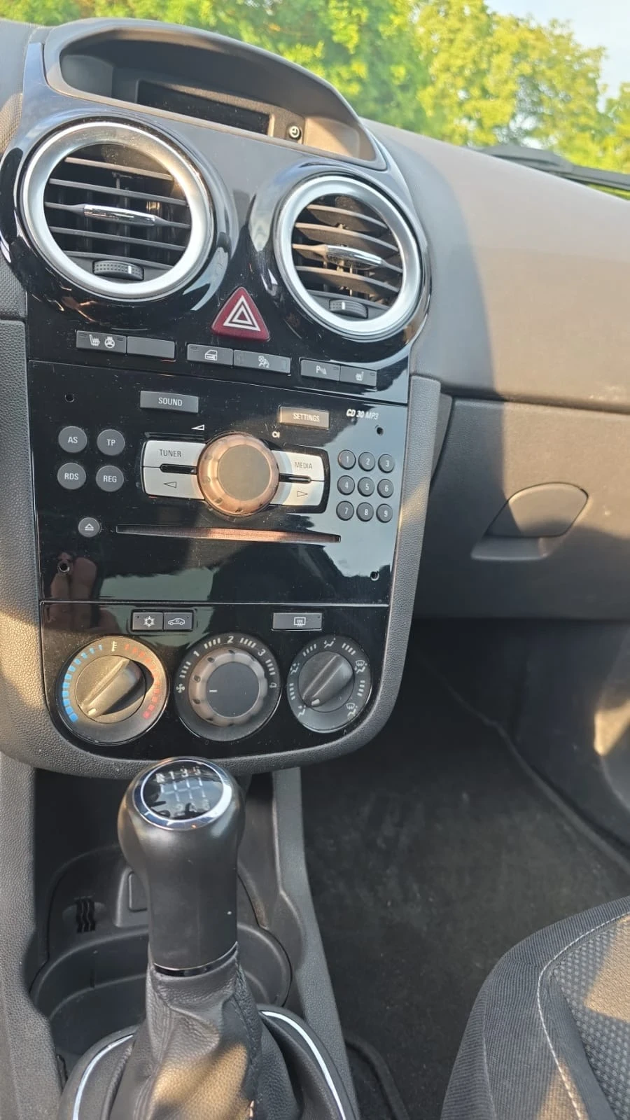 Opel Corsa, снимка 16 - Автомобили и джипове - 55249917