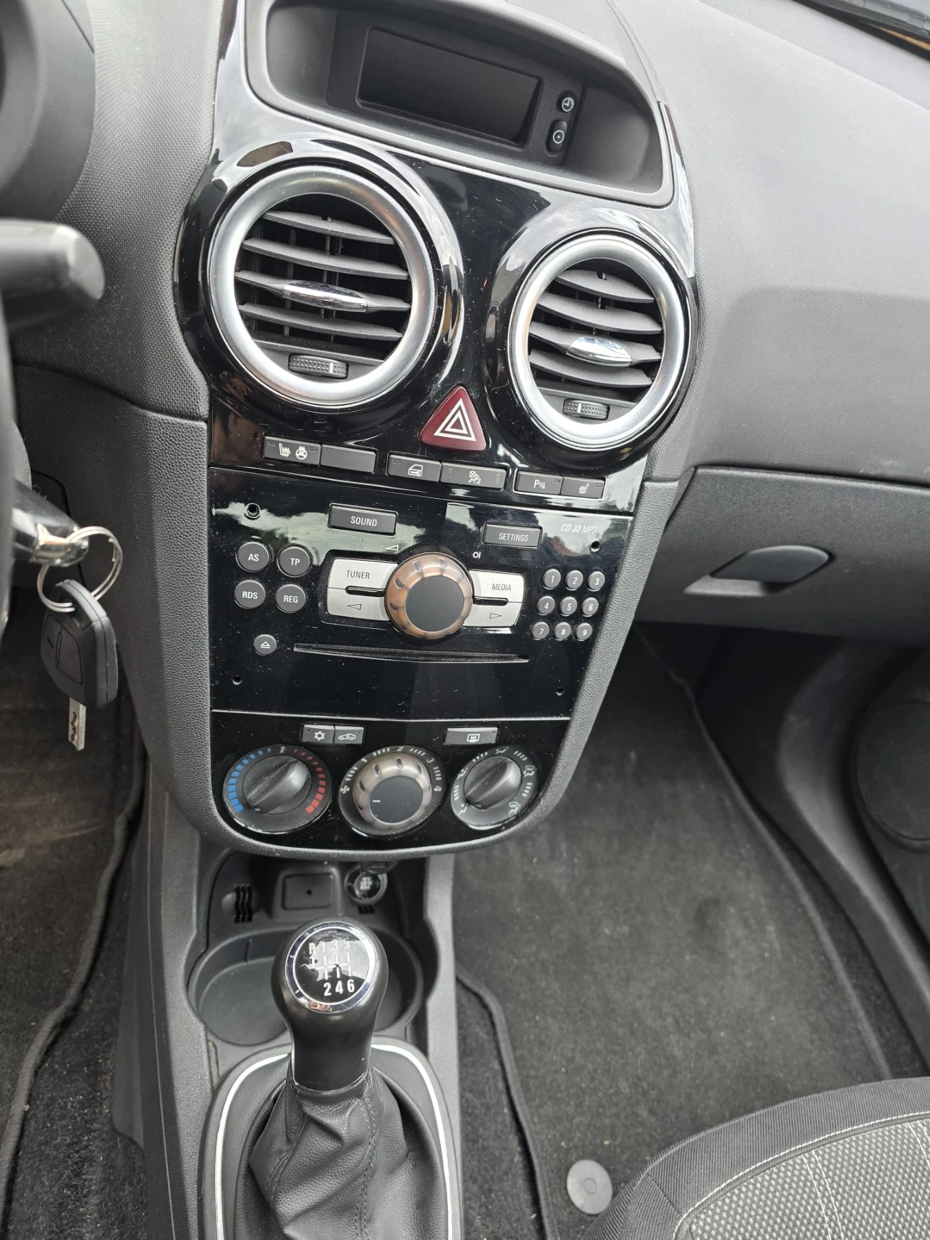 Opel Corsa, снимка 13 - Автомобили и джипове - 55249917