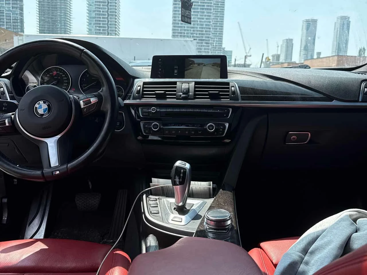 BMW 330 * 330e * АВТОКРЕДИТ БЕЗ ПЪРВОНАЧАЛНА ВНОСКА* , снимка 9 - Автомобили и джипове - 55331447