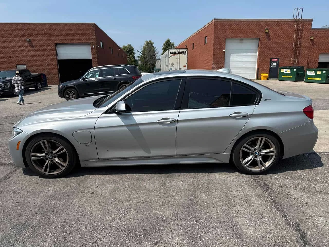 BMW 330 * 330e * АВТОКРЕДИТ БЕЗ ПЪРВОНАЧАЛНА ВНОСКА* , снимка 2 - Автомобили и джипове - 55331447