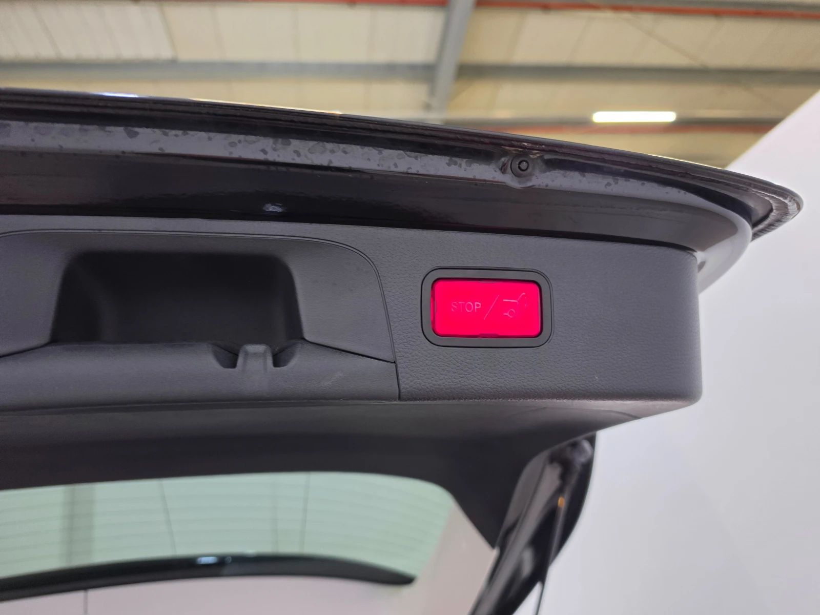 Mercedes-Benz GLC 200 LED-Xenon Widescreen Navi Sport-Leather KeylessGo , снимка 16 - Автомобили и джипове - 55738111