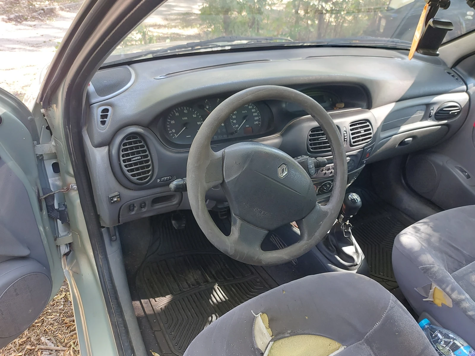 Renault Megane 1.6 16v benzin gaz, снимка 2 - Автомобили и джипове - 56042060