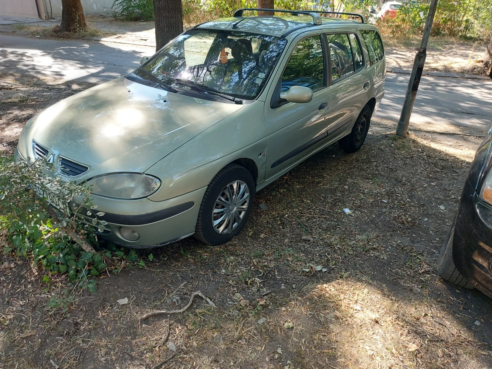 Renault Megane 1.6 16v benzin gaz, снимка 5 - Автомобили и джипове - 56042060