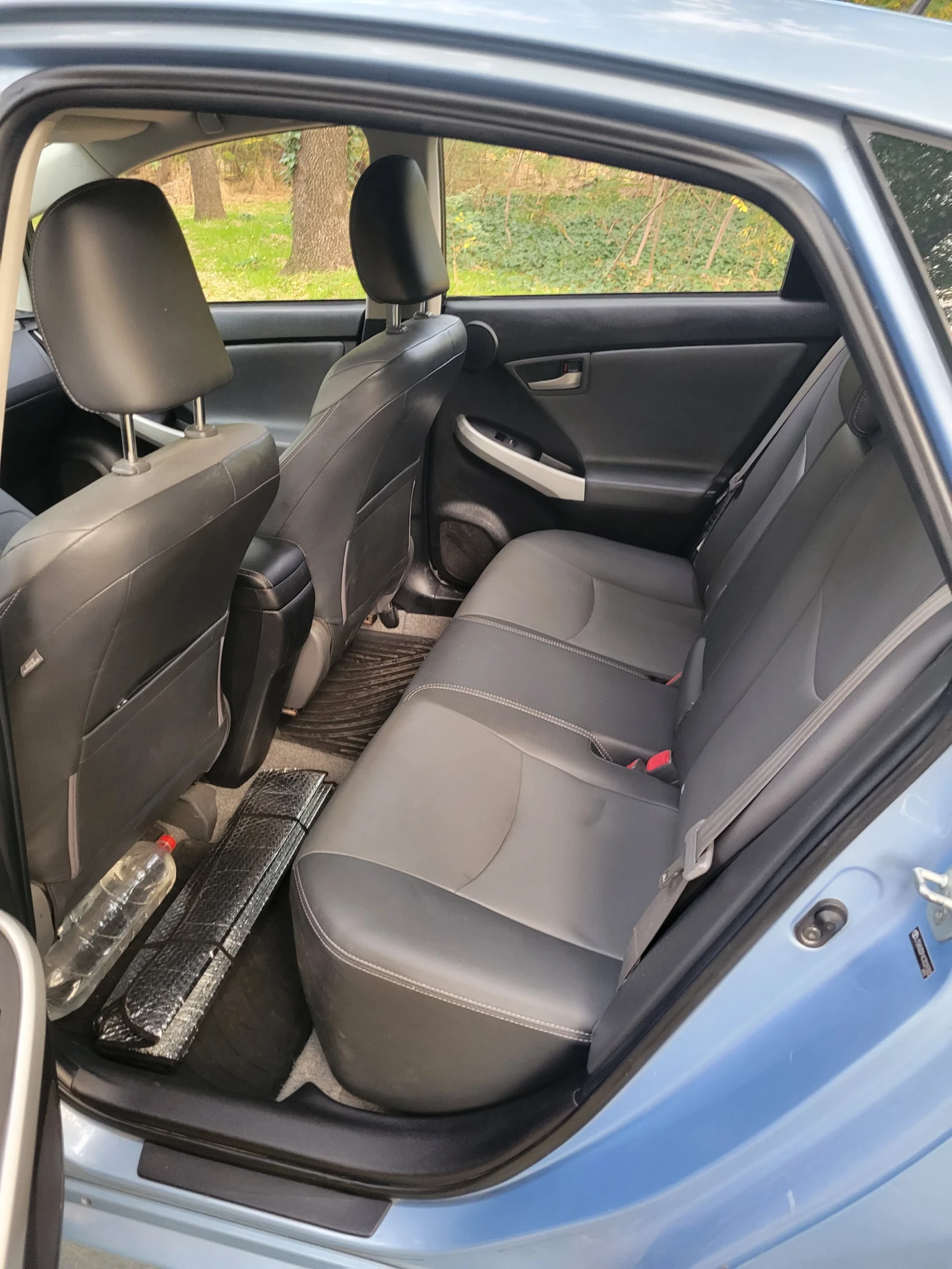 Toyota Prius PHEV, снимка 6 - Автомобили и джипове - 56621092