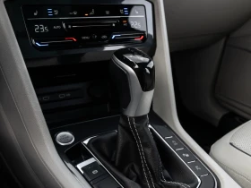 VW Tiguan HIGHLINE* R LINE* ДИСТРОНИК* ОБДУХВАНЕ* КРАЙНА ЦЕН | Auto.bg — изображение 13