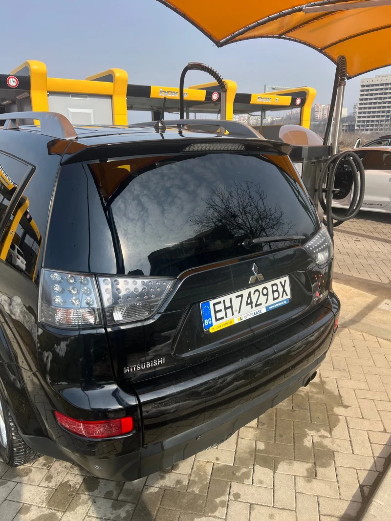 Mitsubishi Outlander, снимка 4 - Автомобили и джипове - 49400643