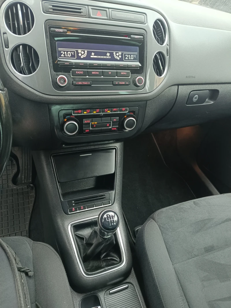 VW Tiguan, снимка 10 - Автомобили и джипове - 53566142