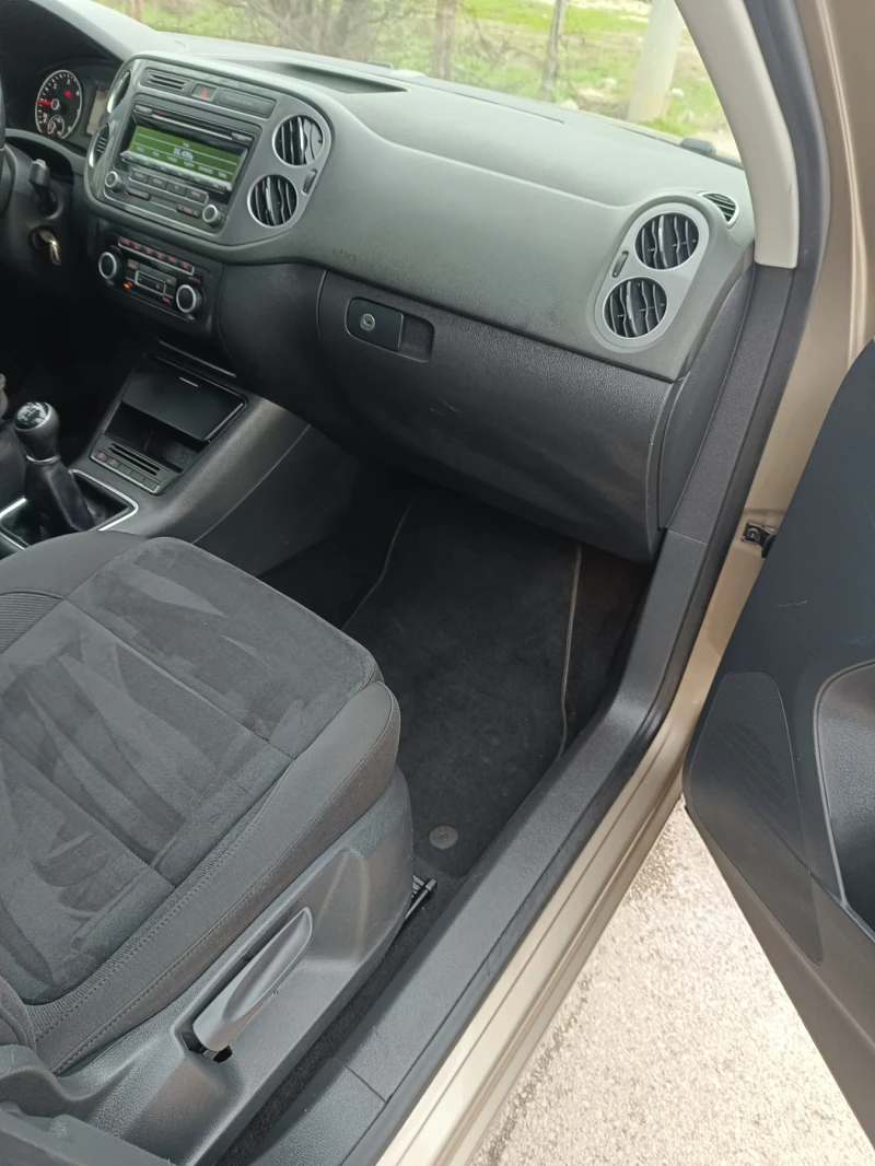 VW Tiguan, снимка 6 - Автомобили и джипове - 53566142