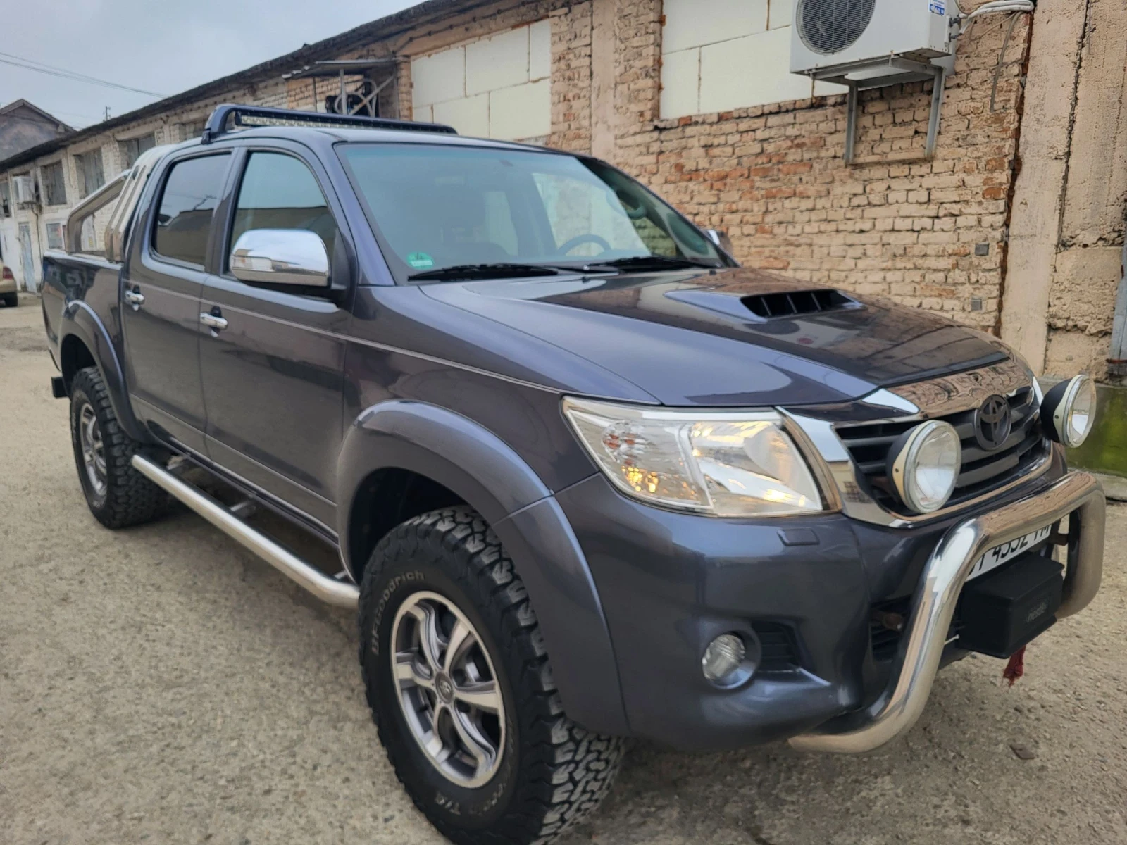 Toyota Hilux Hilux 3.0D - изображение 4